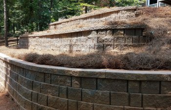 retaining walls with drainage